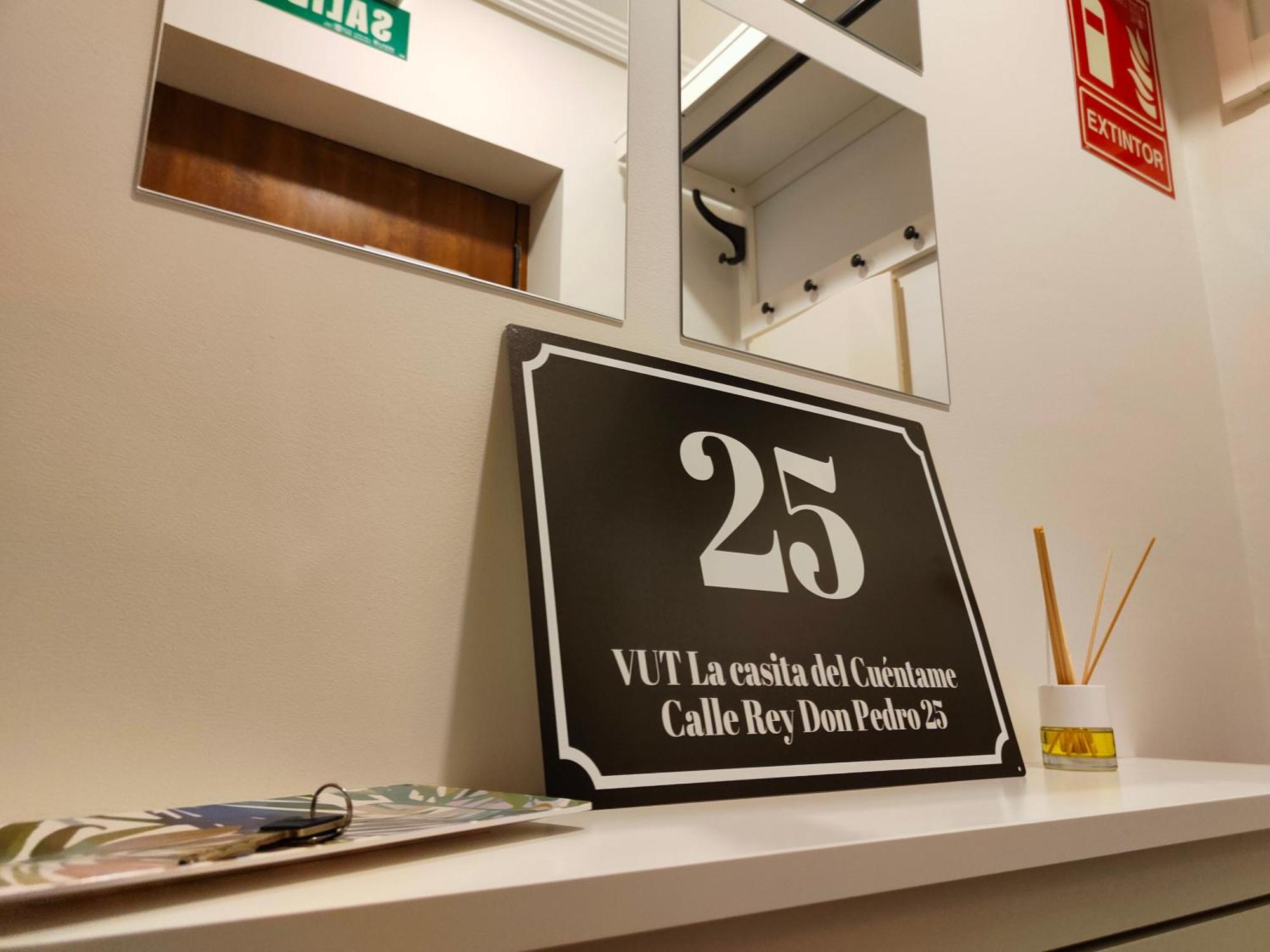 Vut La Casita Del Cuentame Apartment Burgos Luaran gambar